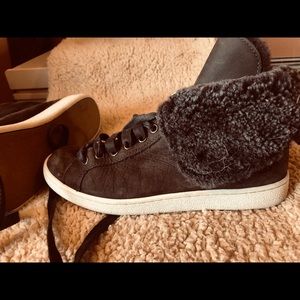UGG Starlyn Sneaker size 8